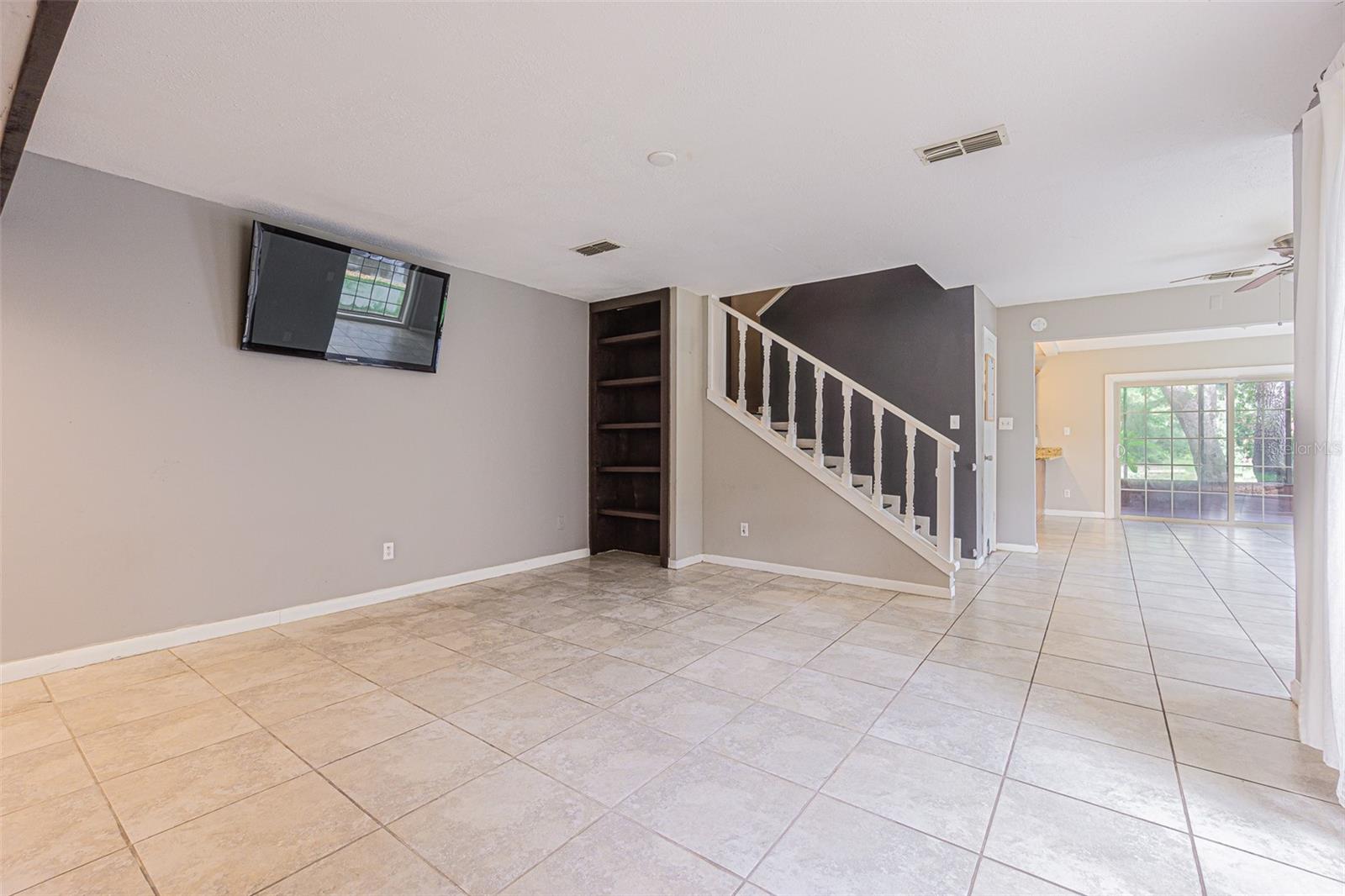 Image 12 of 26 For 13702 Sweetwater Cove Place 25