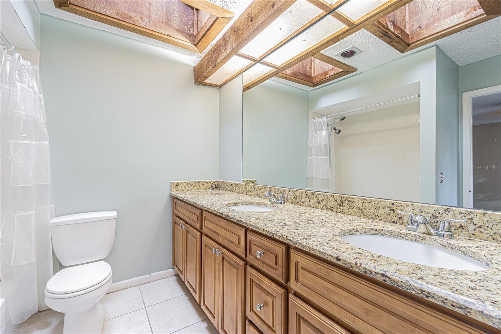 Image 17 of 26 For 13702 Sweetwater Cove Place 25