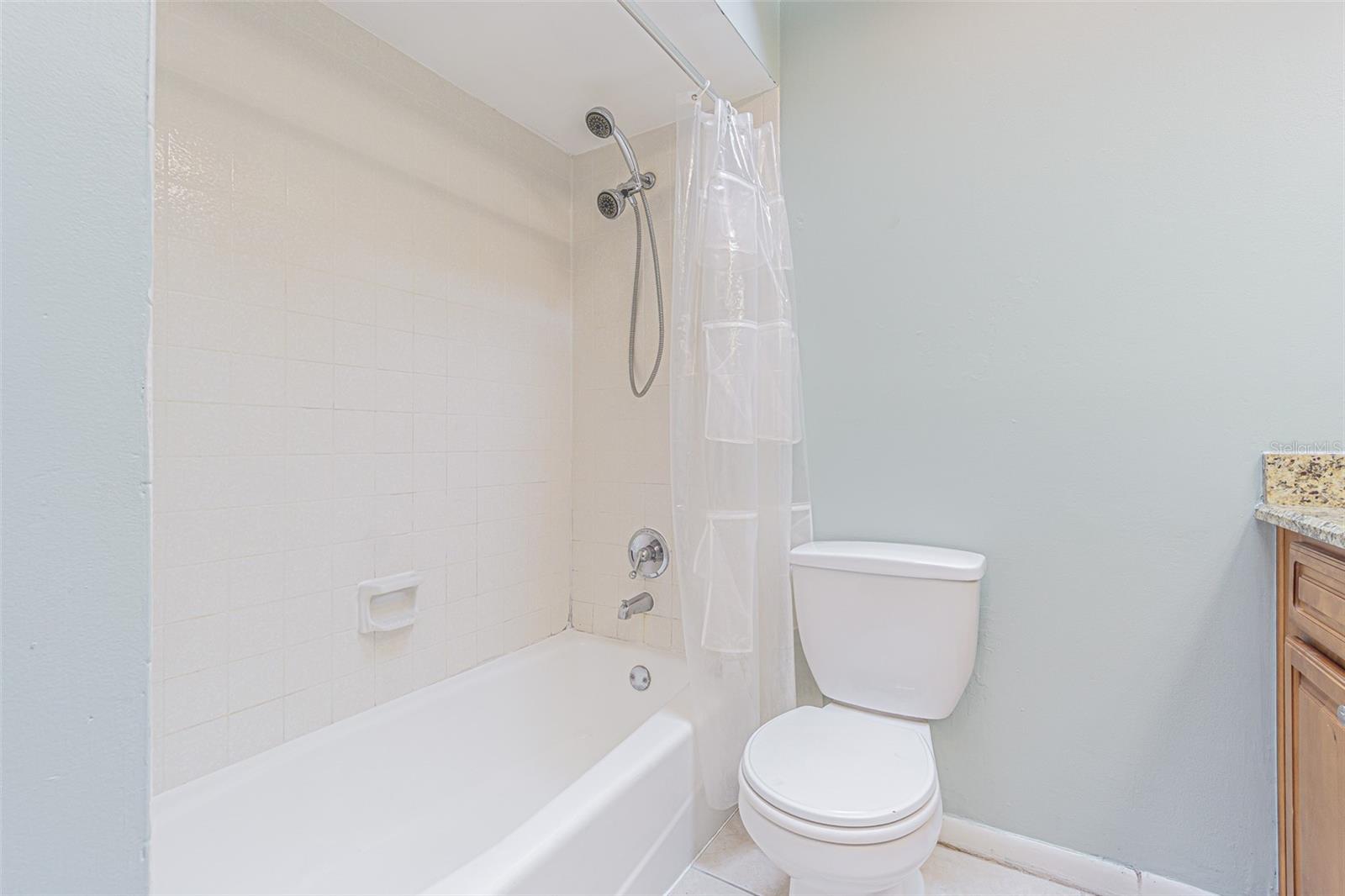 Image 18 of 26 For 13702 Sweetwater Cove Place 25
