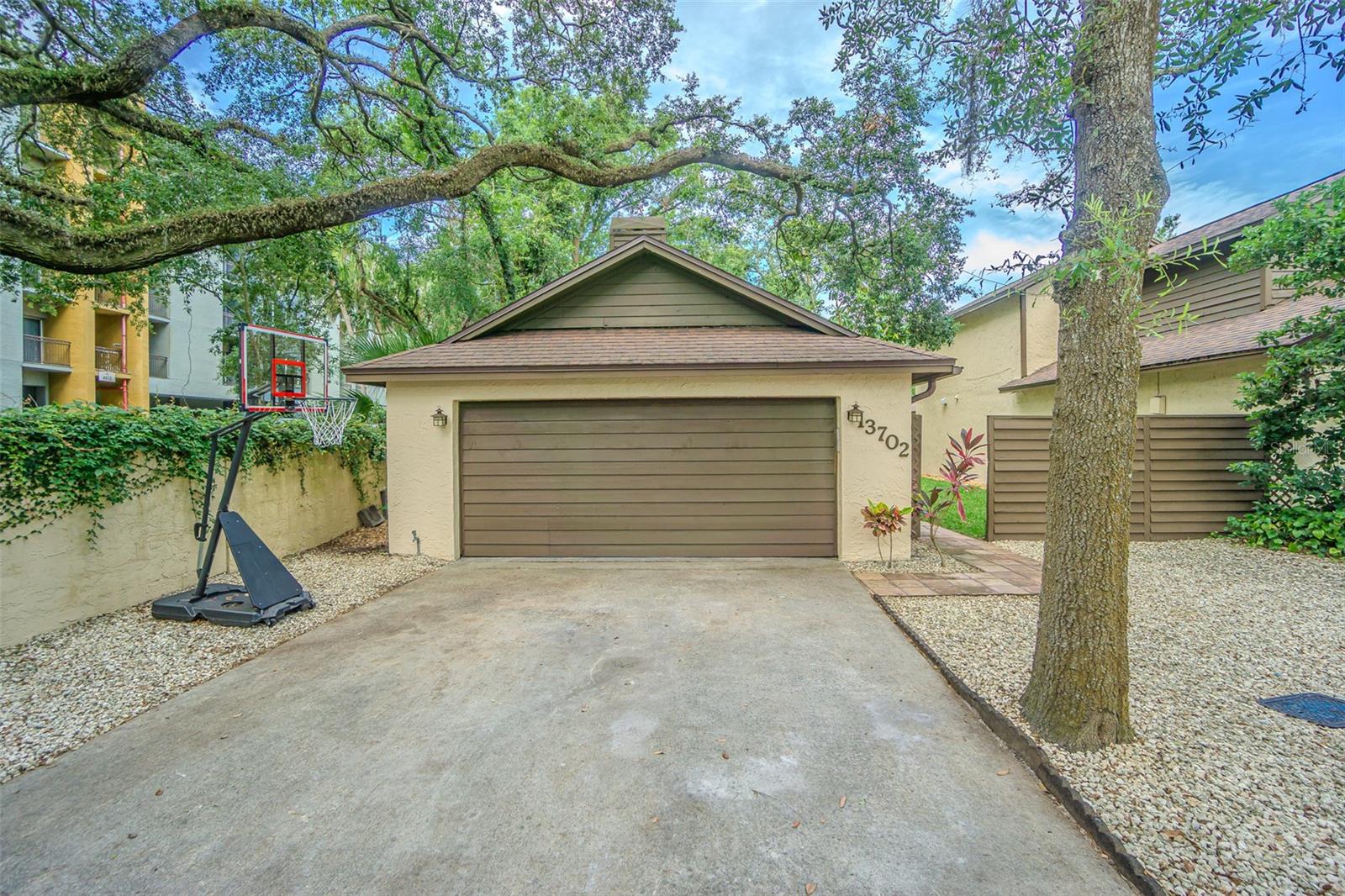 Image 22 of 26 For 13702 Sweetwater Cove Place 25