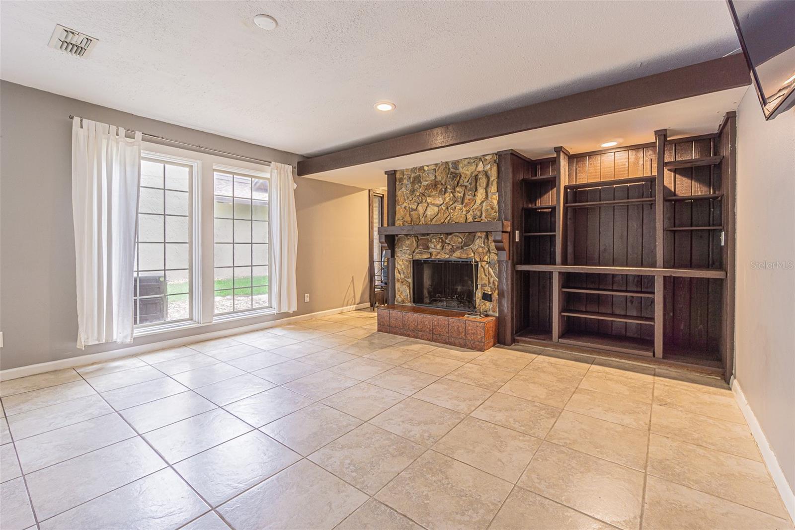 Image 3 of 26 For 13702 Sweetwater Cove Place 25