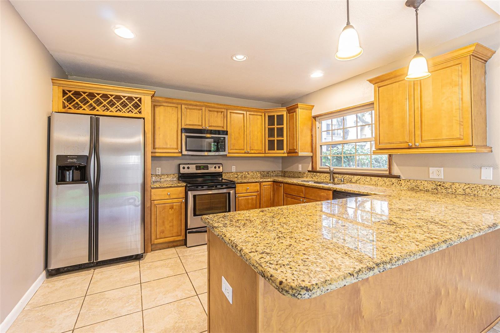 Image 6 of 26 For 13702 Sweetwater Cove Place 25