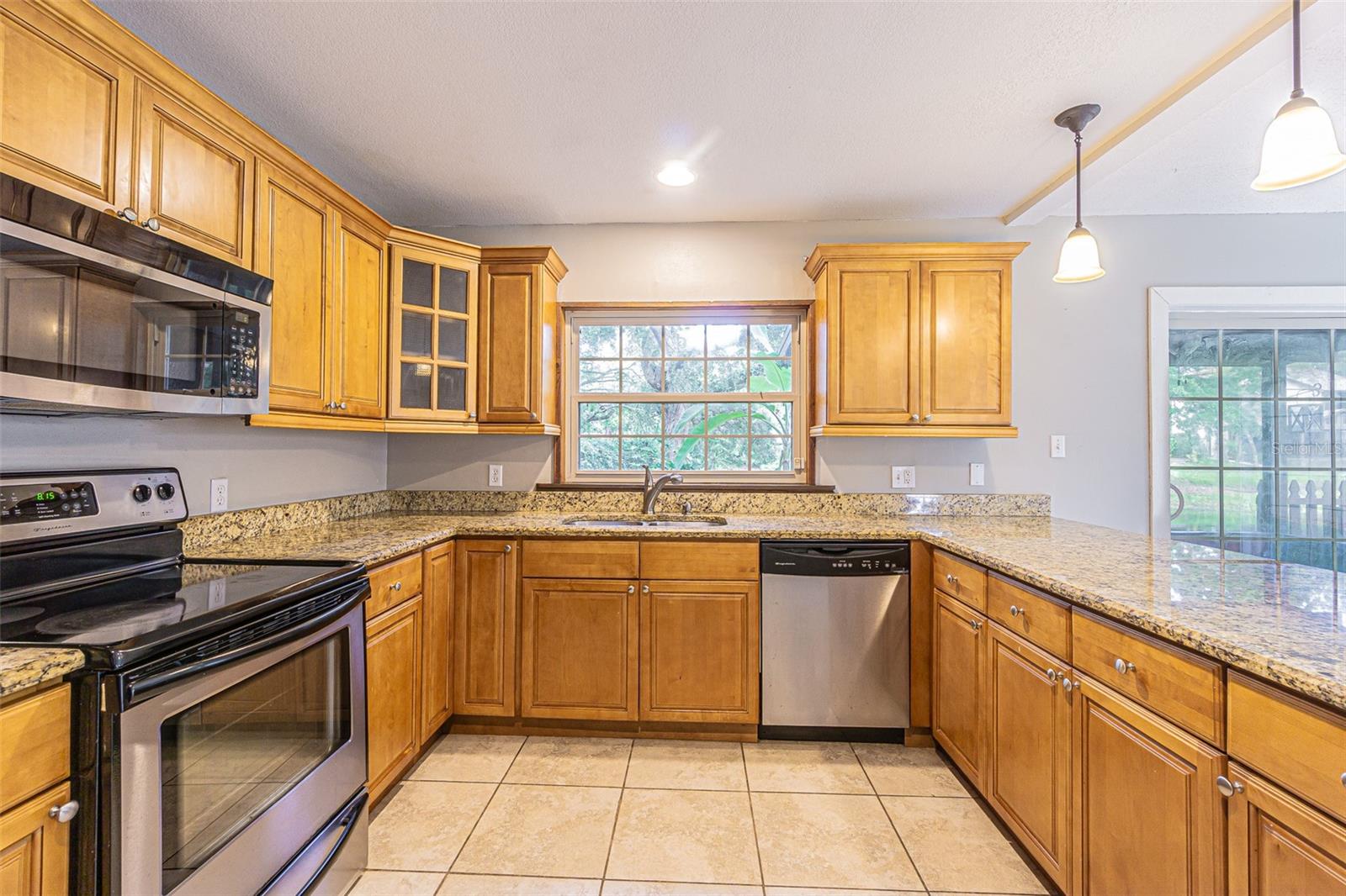 Image 7 of 26 For 13702 Sweetwater Cove Place 25
