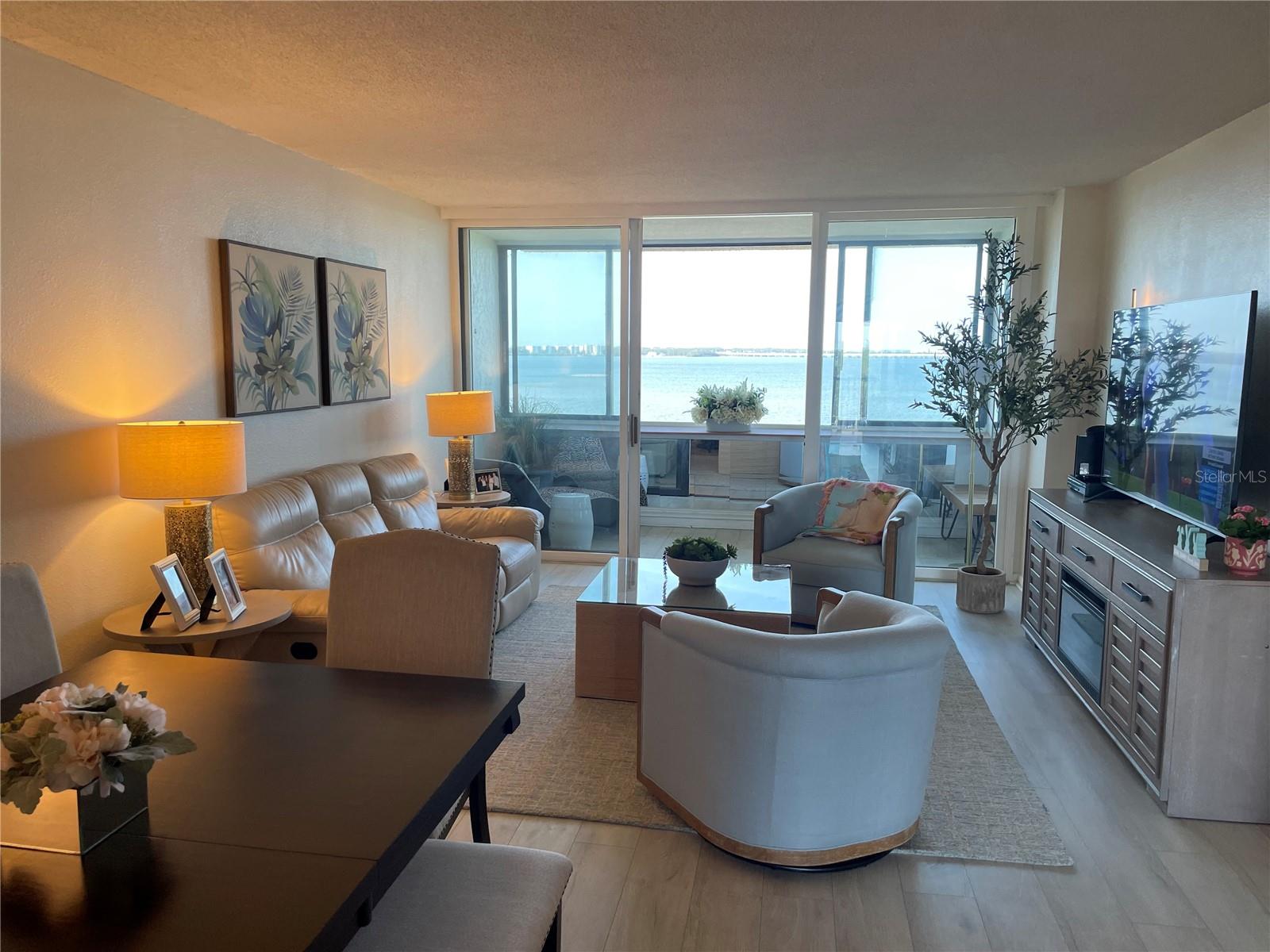 Image 4 of 20 For 2617 Cove Cay Drive 707