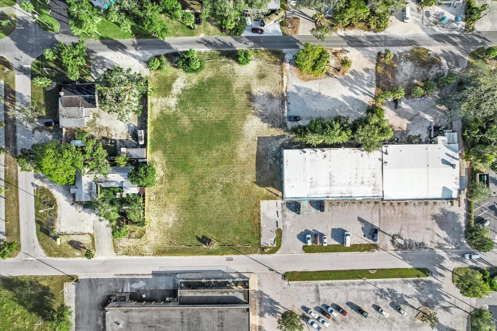 Listing photo id 8 for 431 1st Terrace