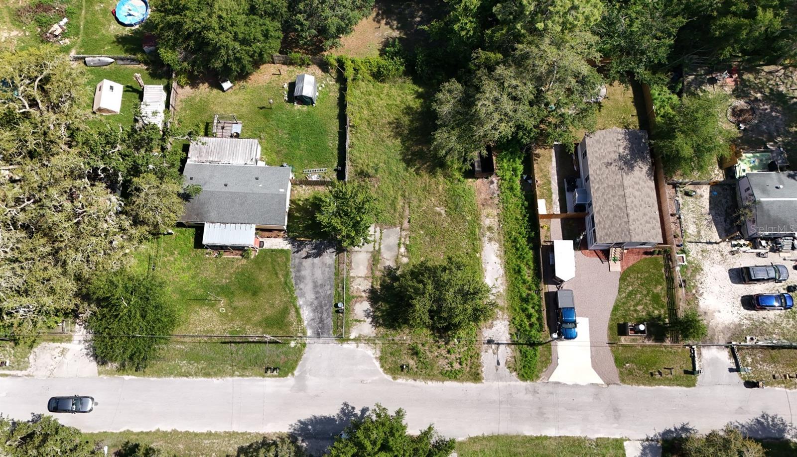 Listing photo id 0 for 9300 Peony Street