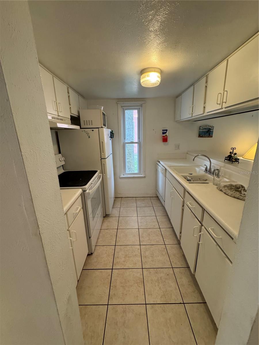Image 8 of 45 For 4190 35th Terrace S A