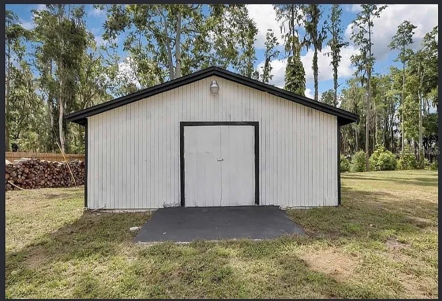 Image 30 of 49 For 19003 Cedar Lane