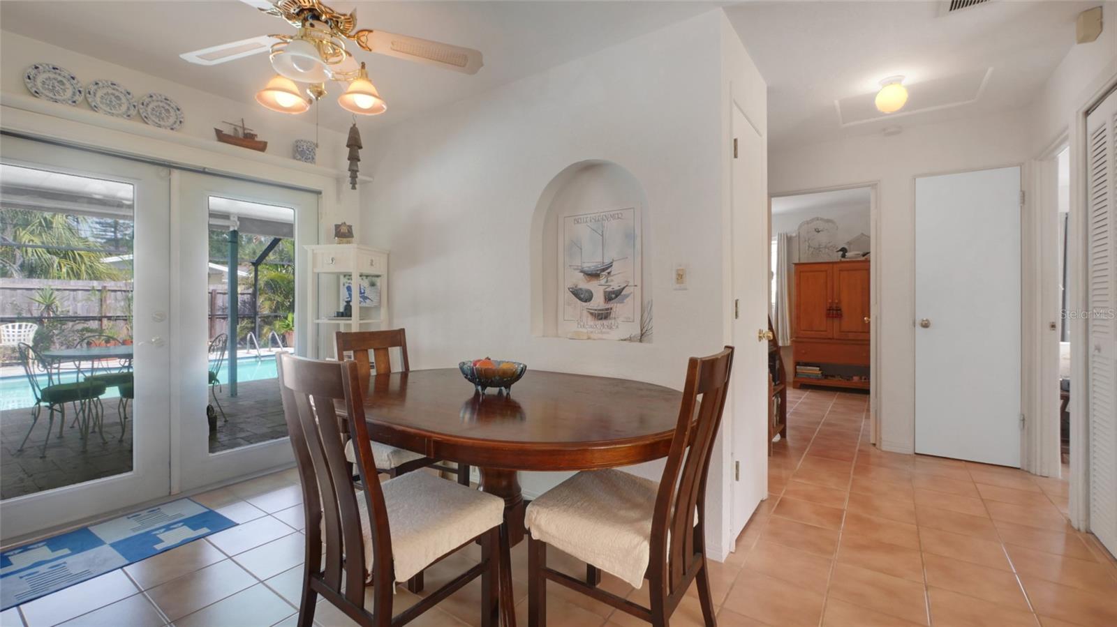 Image 12 of 50 For 2807 Miriam Street S