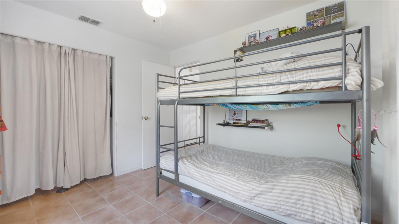 Image 18 of 50 For 2807 Miriam Street S