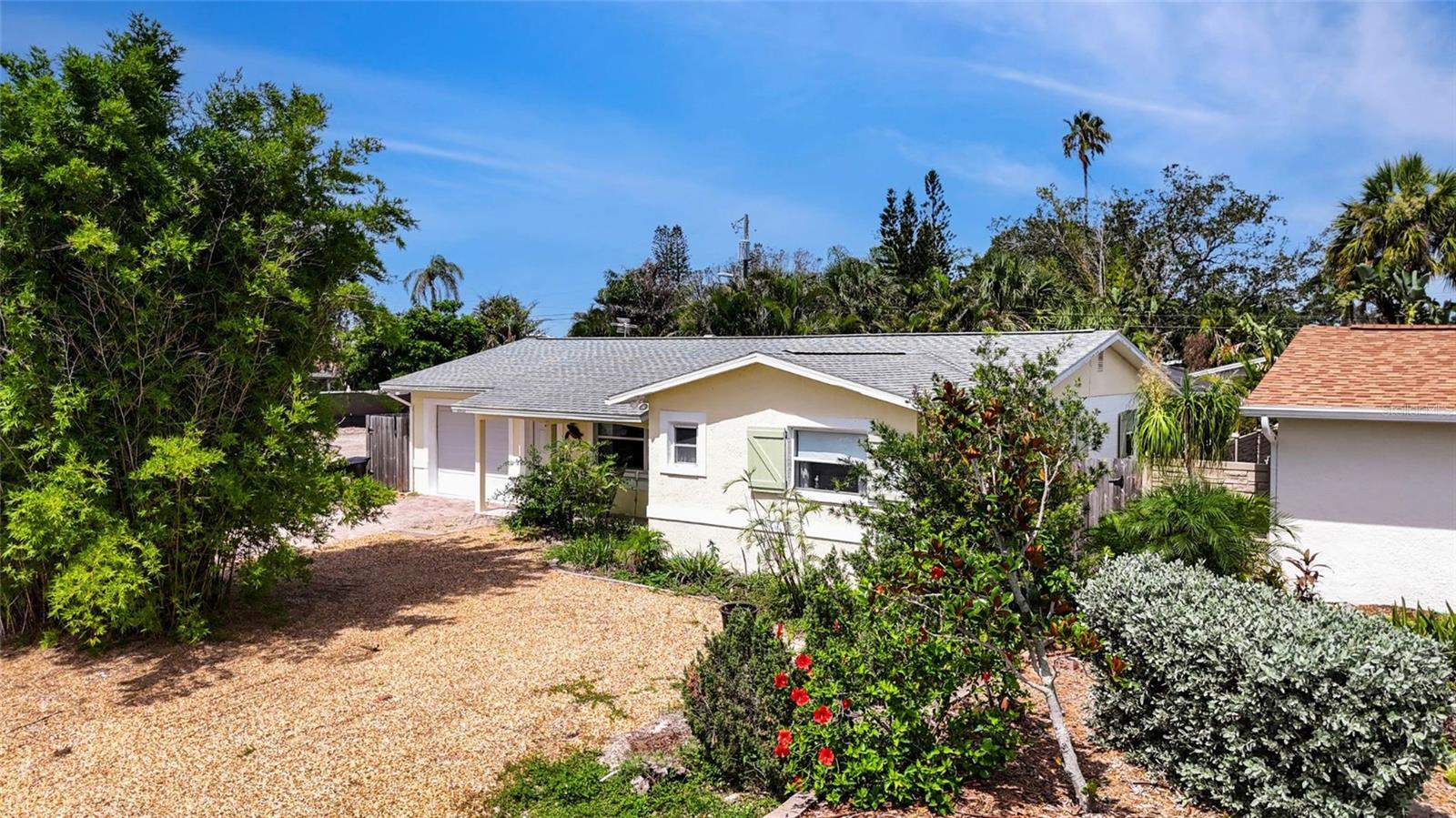 Image 3 of 50 For 2807 Miriam Street S