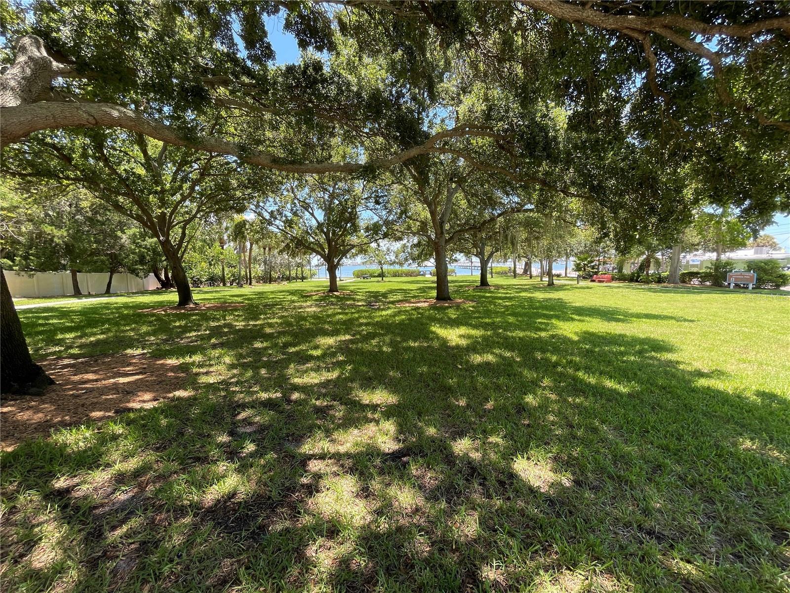 Image 41 of 50 For 2807 Miriam Street S