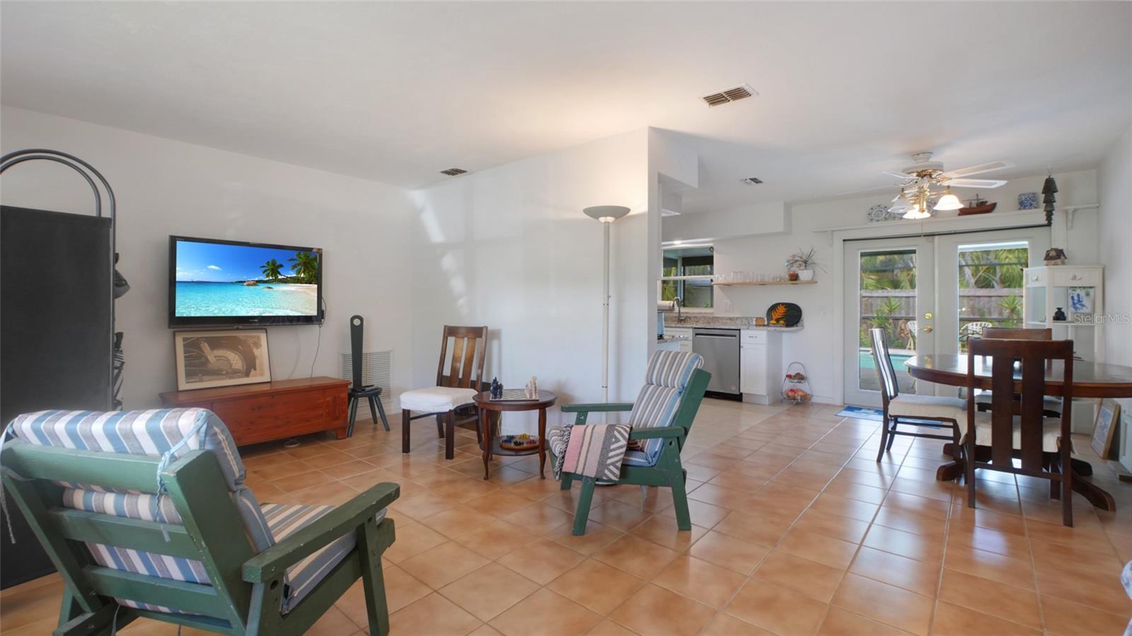 Image 7 of 50 For 2807 Miriam Street S