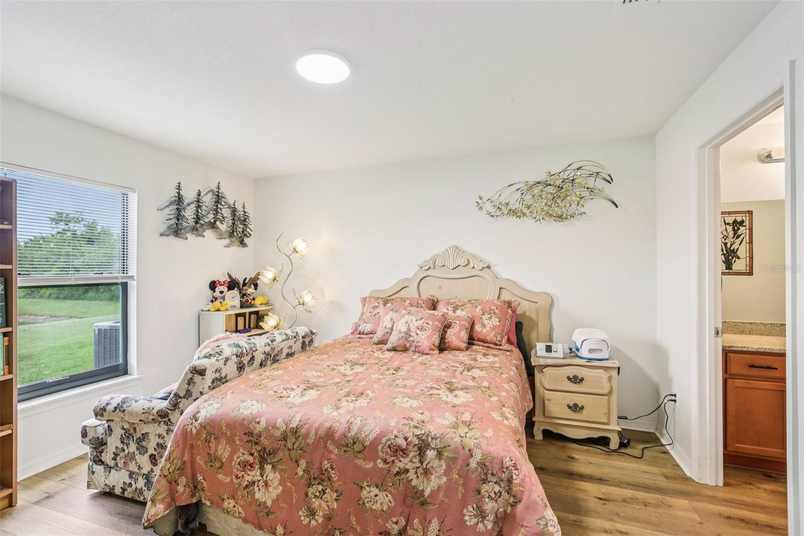 Image 12 of 45 For 636 Chatham Walk Drive