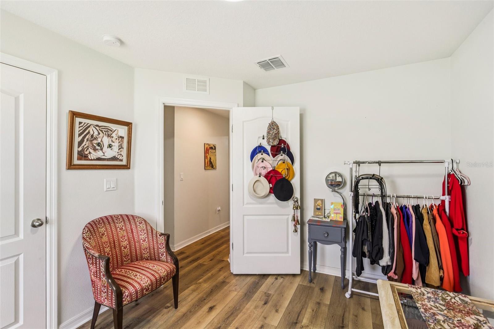 Image 22 of 45 For 636 Chatham Walk Drive