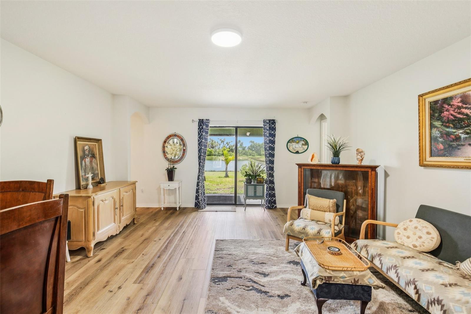 Image 4 of 45 For 636 Chatham Walk Drive