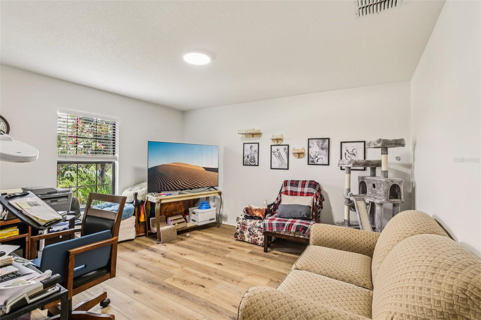 Image 5 of 45 For 636 Chatham Walk Drive