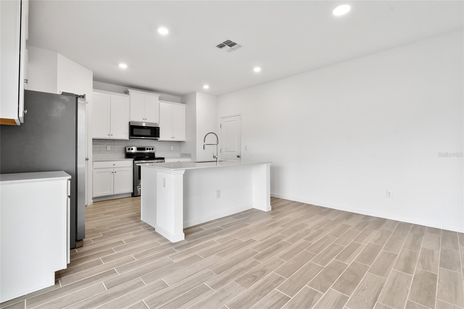 Image 21 of 51 For 9326 57th Terrace
