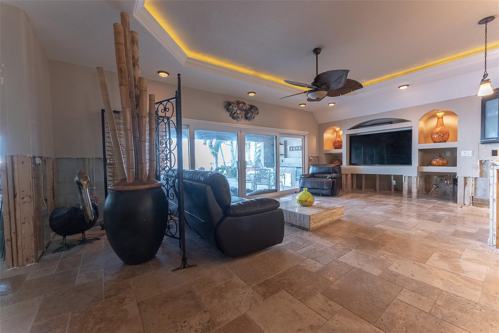 Image 14 of 43 For 487 Harbor Drive S