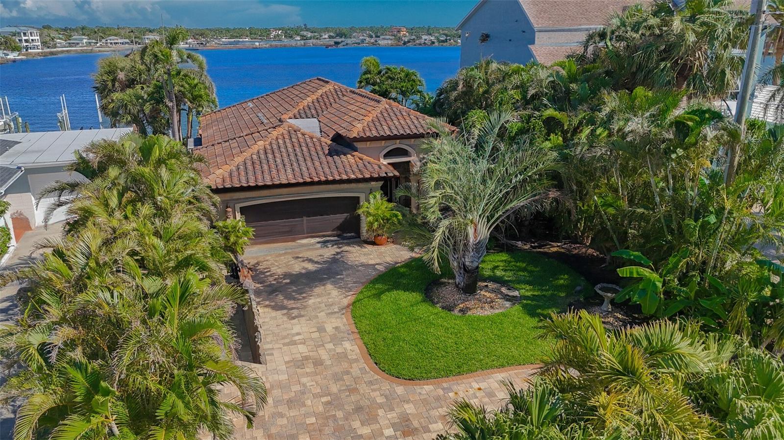 Image 3 of 43 For 487 Harbor Drive S
