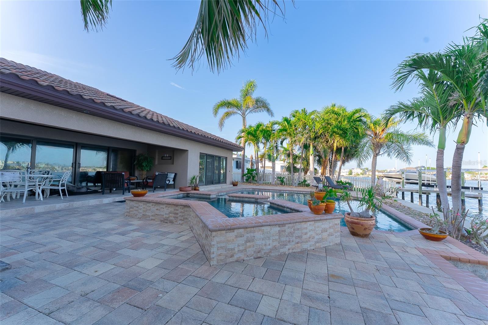 Image 30 of 43 For 487 Harbor Drive S
