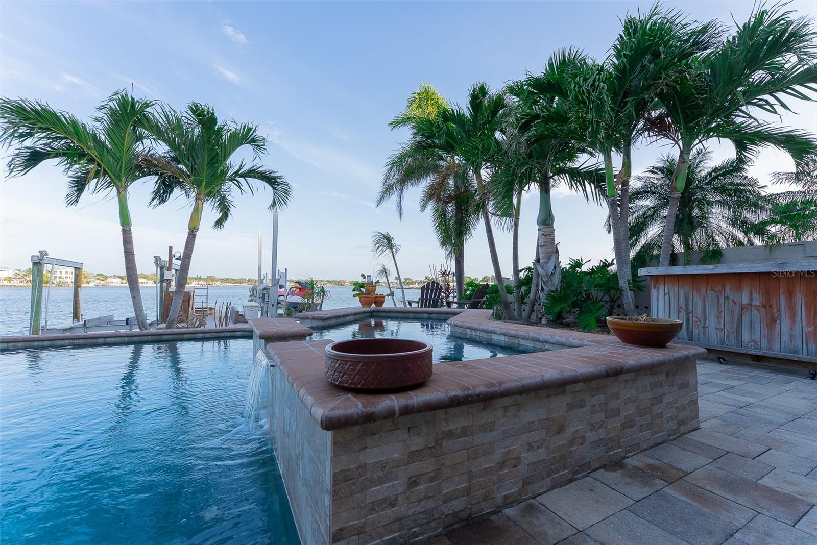 Image 33 of 43 For 487 Harbor Drive S