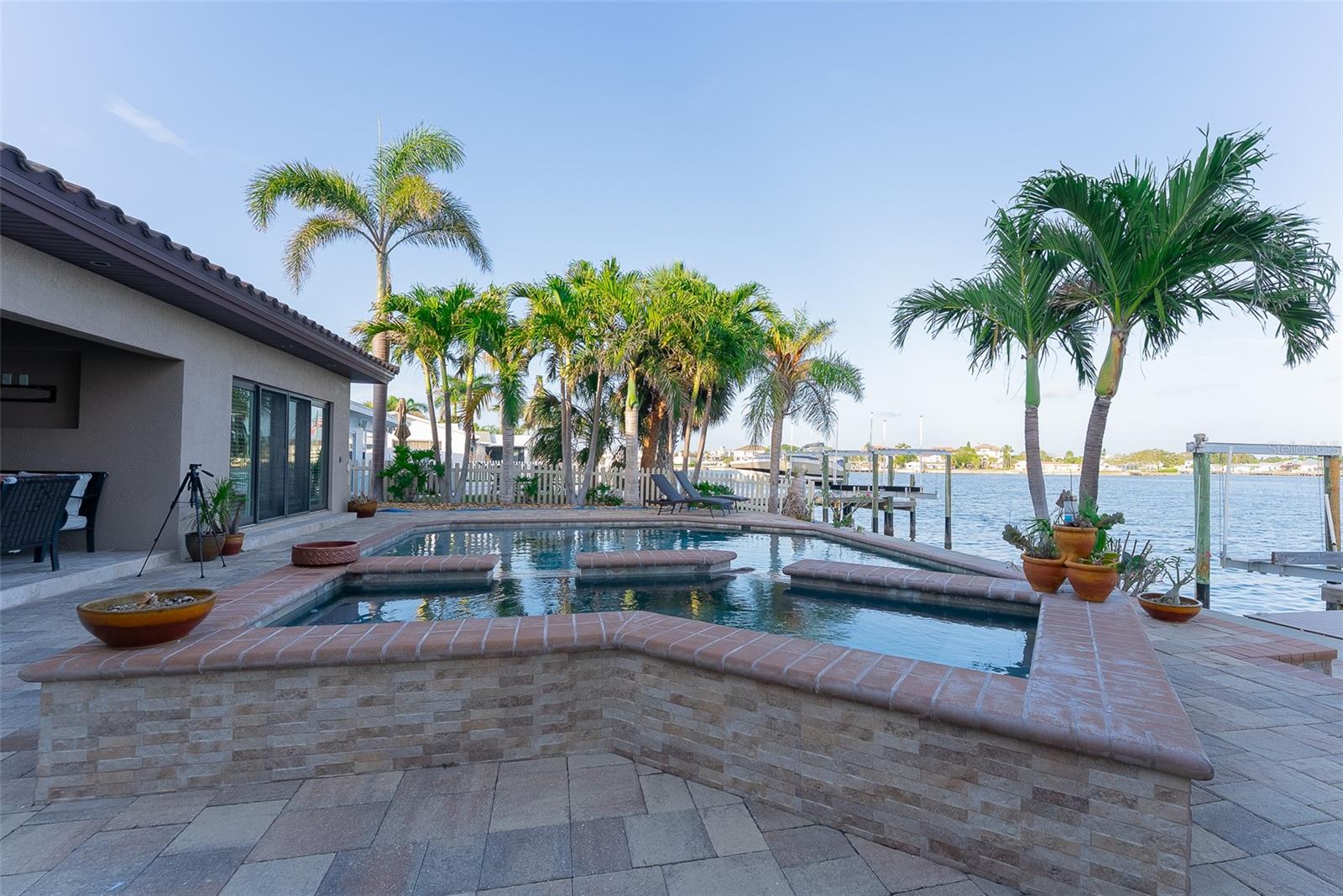 Image 35 of 43 For 487 Harbor Drive S