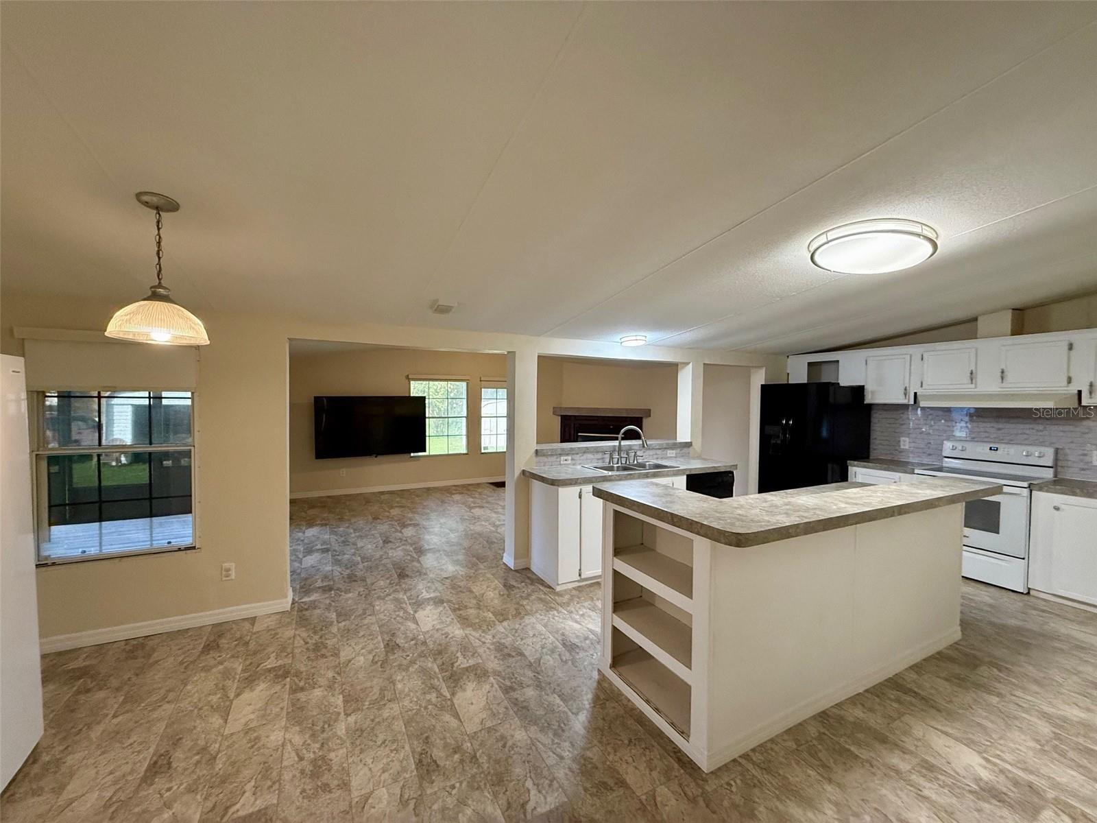 Image 5 of 15 For 4861 Myrtle View Drive N