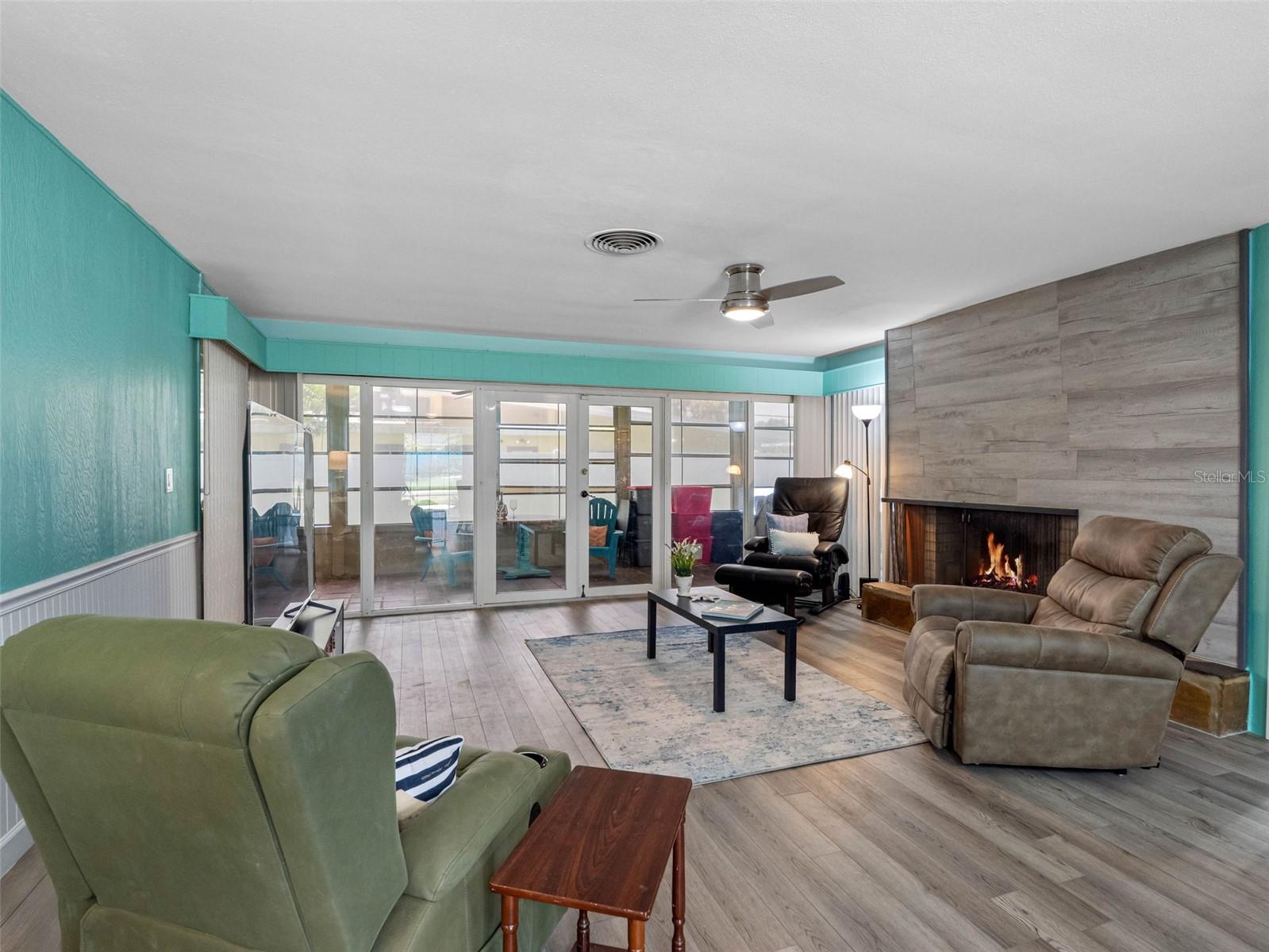 Image 11 of 79 For 3944 49th Avenue S