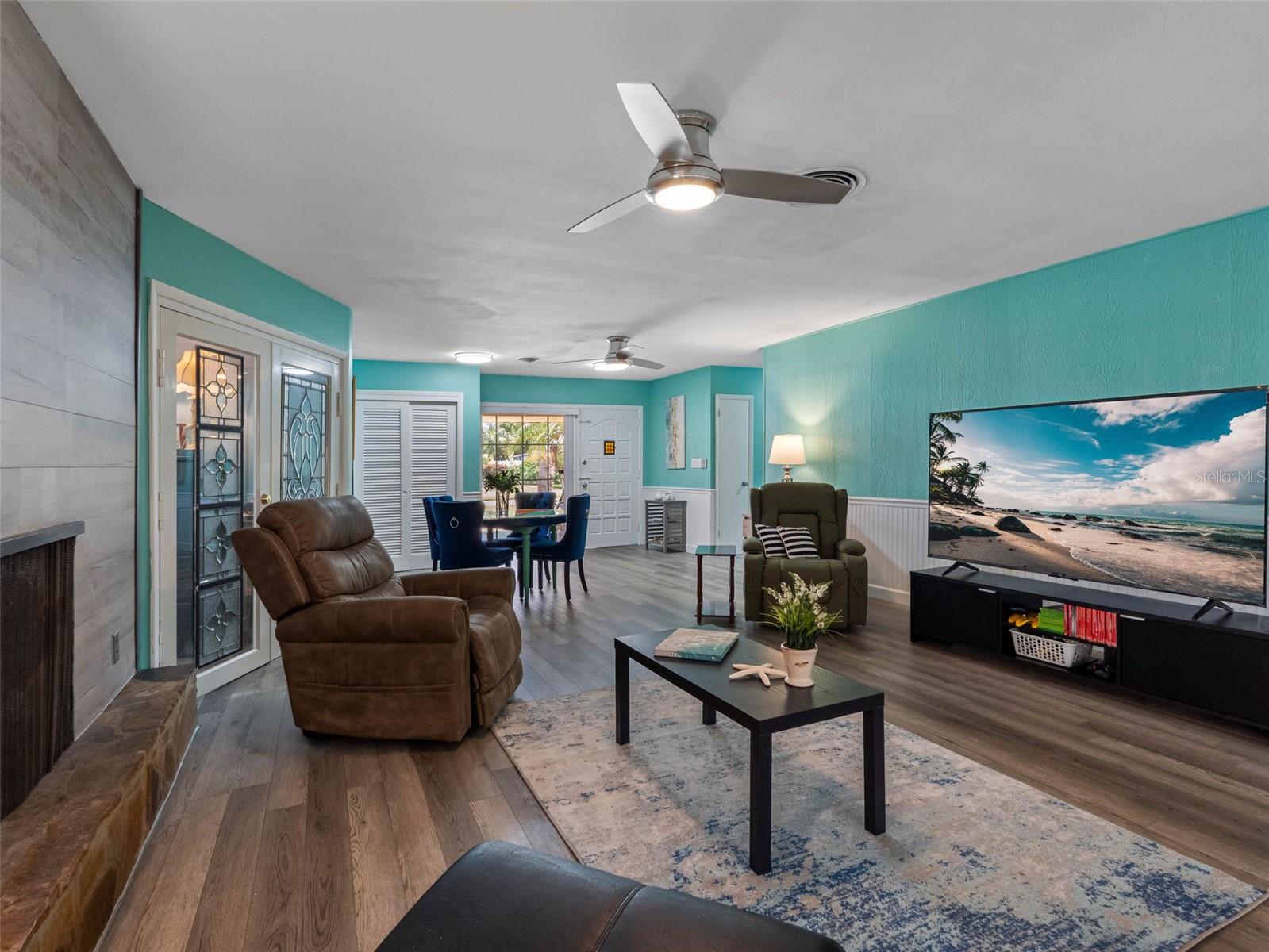 Image 12 of 79 For 3944 49th Avenue S