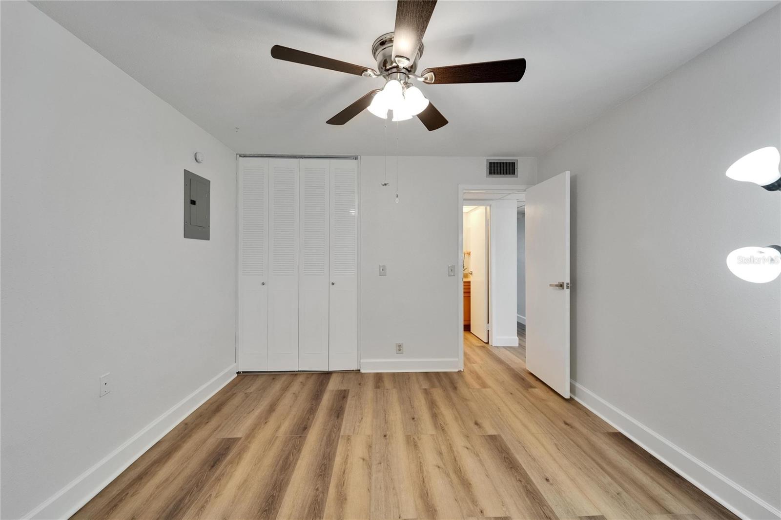 Image 16 of 32 For 302 Andover Place G156