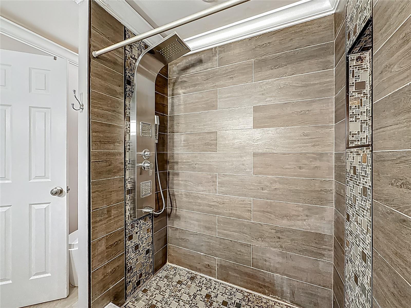 Image 24 of 32 For 6001 Lemon Tree Ct