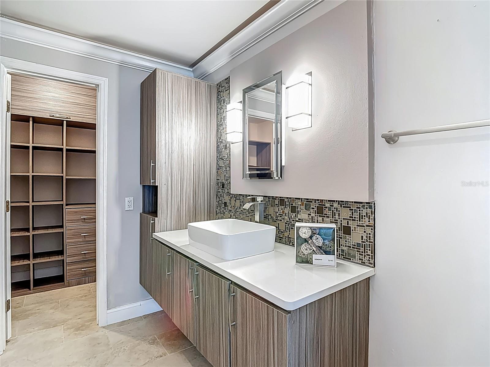 Image 6 of 32 For 6001 Lemon Tree Ct