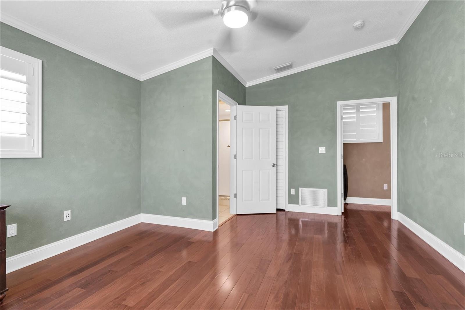 Image 46 of 75 For 538 Crystal Drive