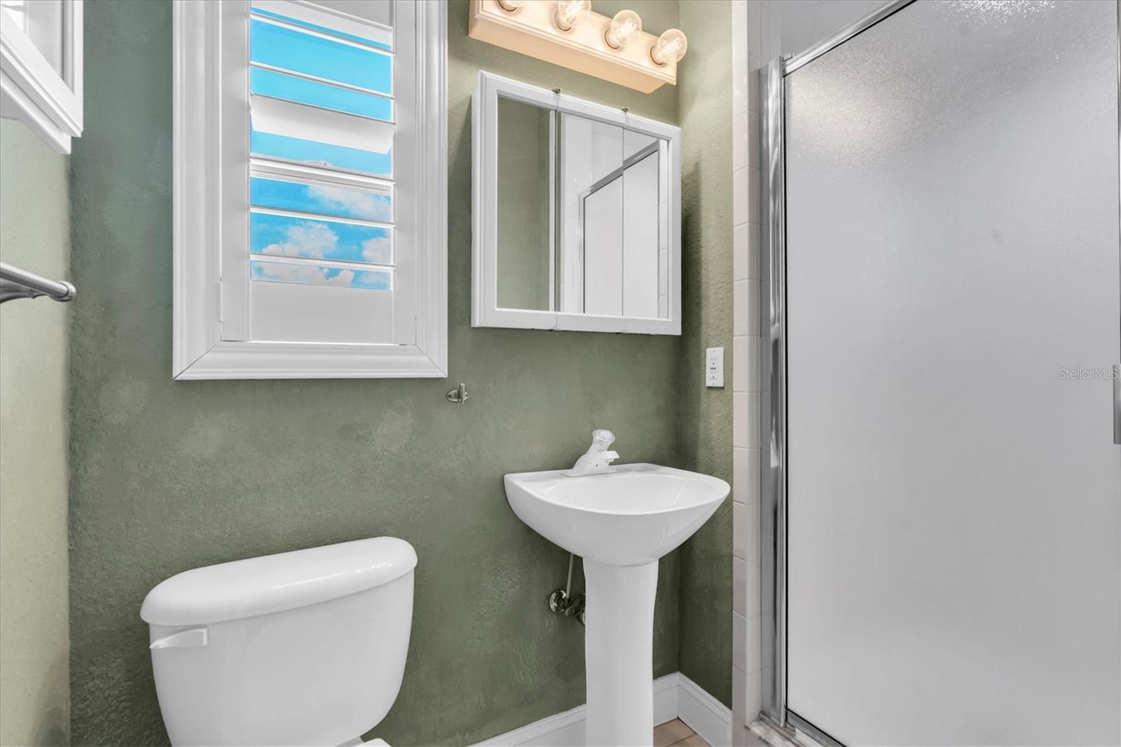 Image 47 of 75 For 538 Crystal Drive