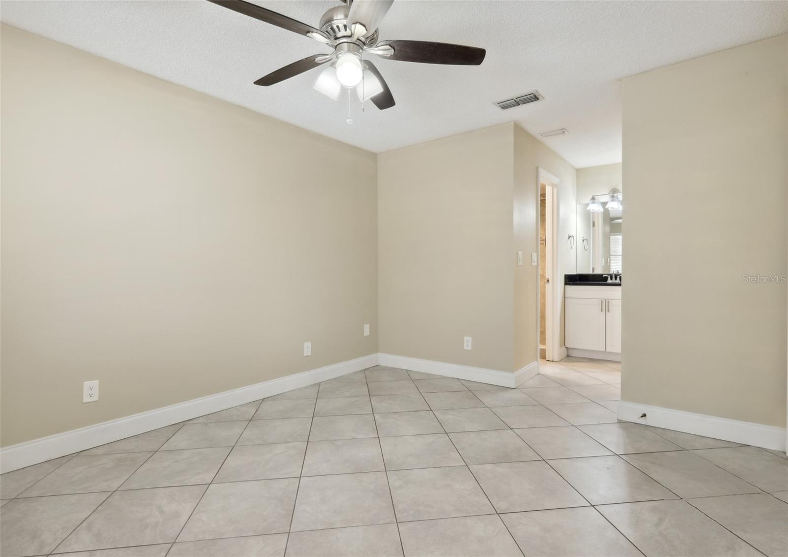 Image 7 of 13 For 4607 Country Hills Court