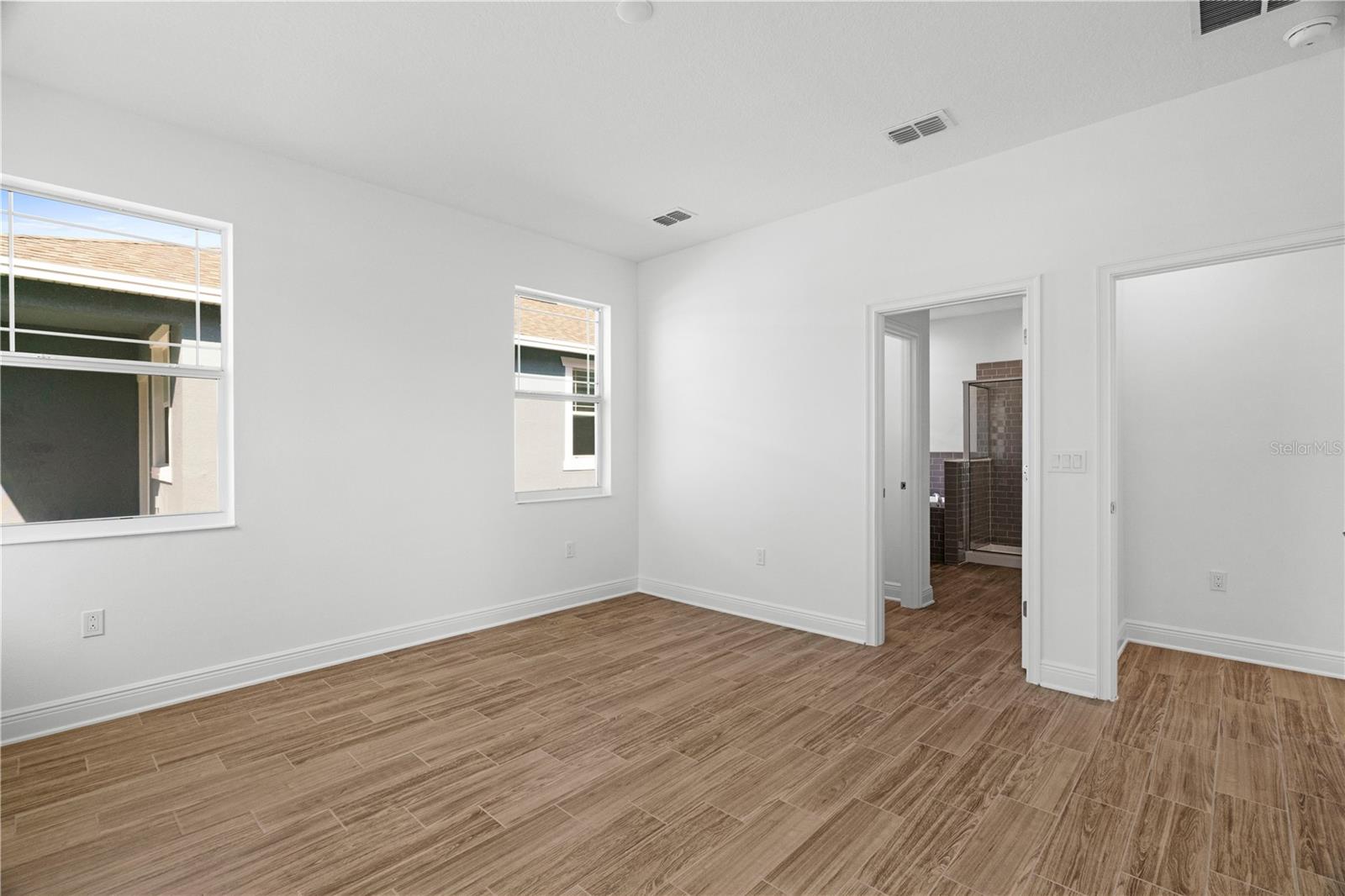 Image 17 of 29 For 930 57th Avenue N
