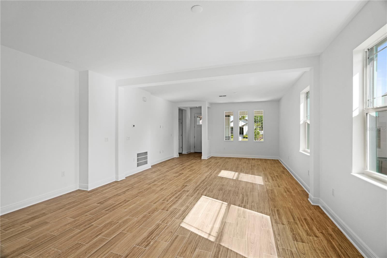 Image 22 of 29 For 930 57th Avenue N