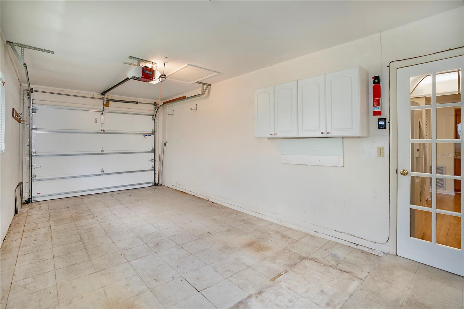 Listing photo id 9 for 5390 Magnolia Trail N