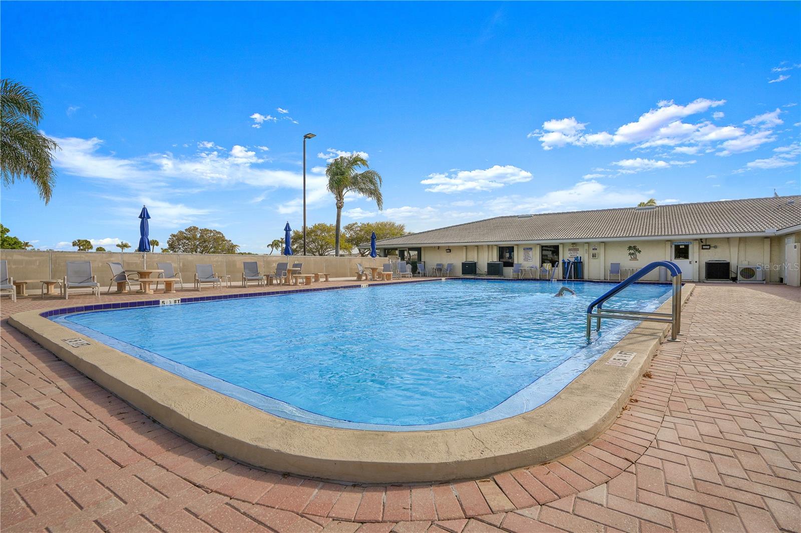 Listing photo id 12 for 5390 Magnolia Trail N