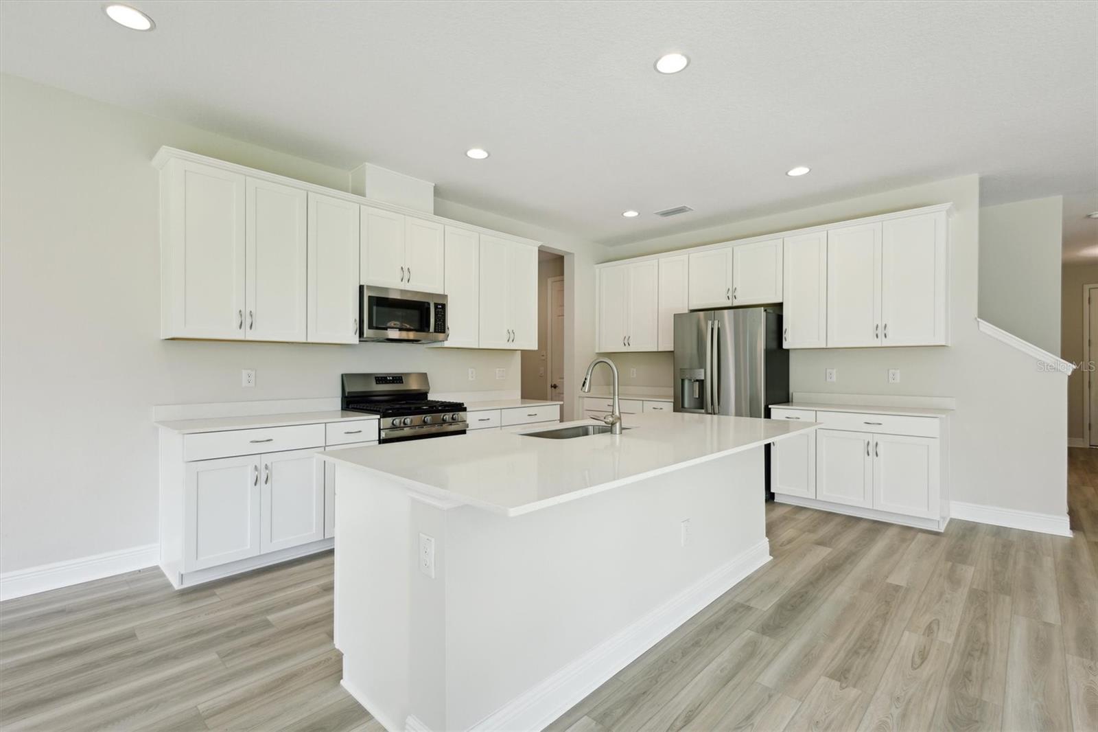 Image 12 of 39 For 12758 Oak Hill Way