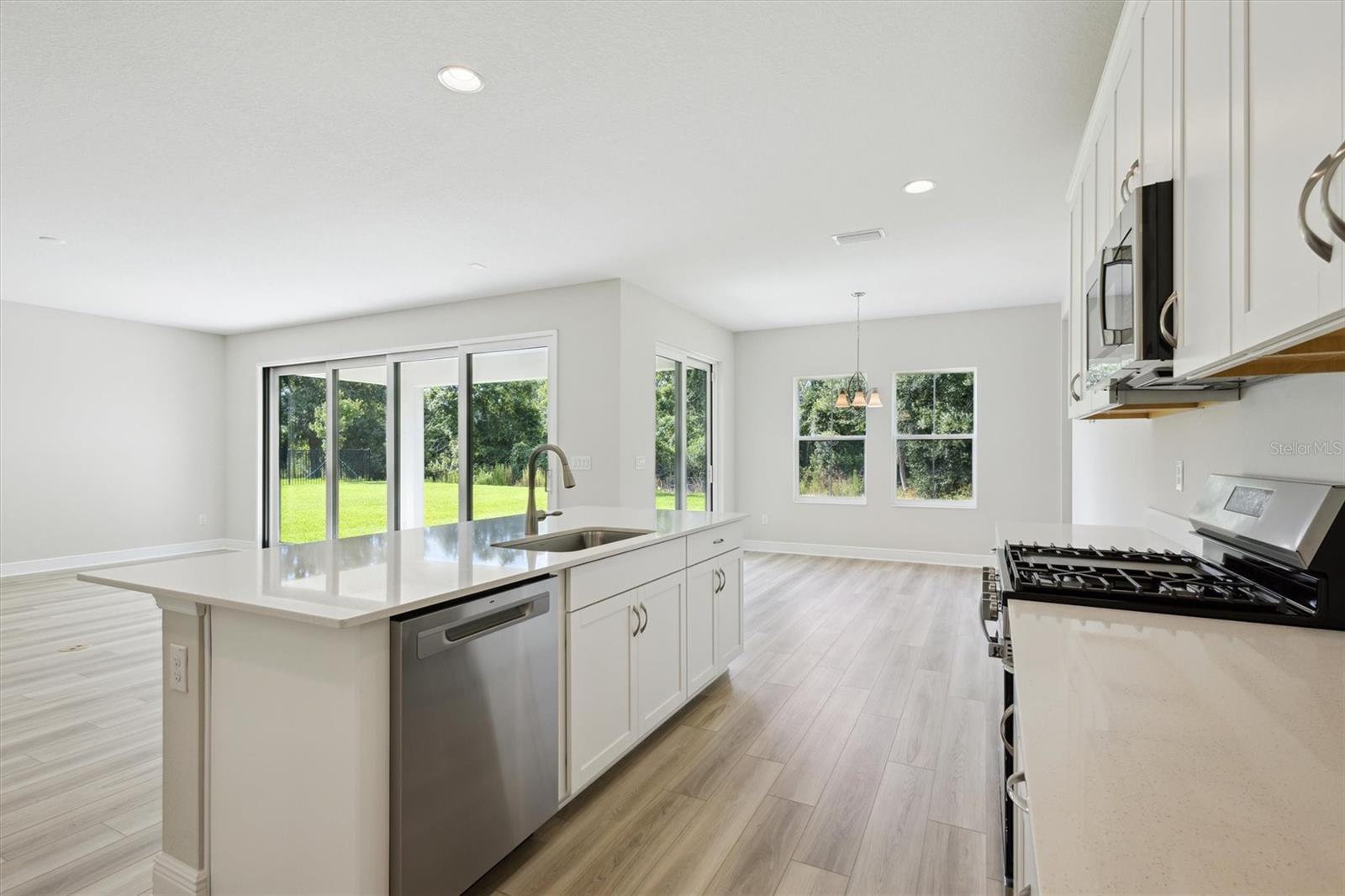 Image 13 of 39 For 12758 Oak Hill Way