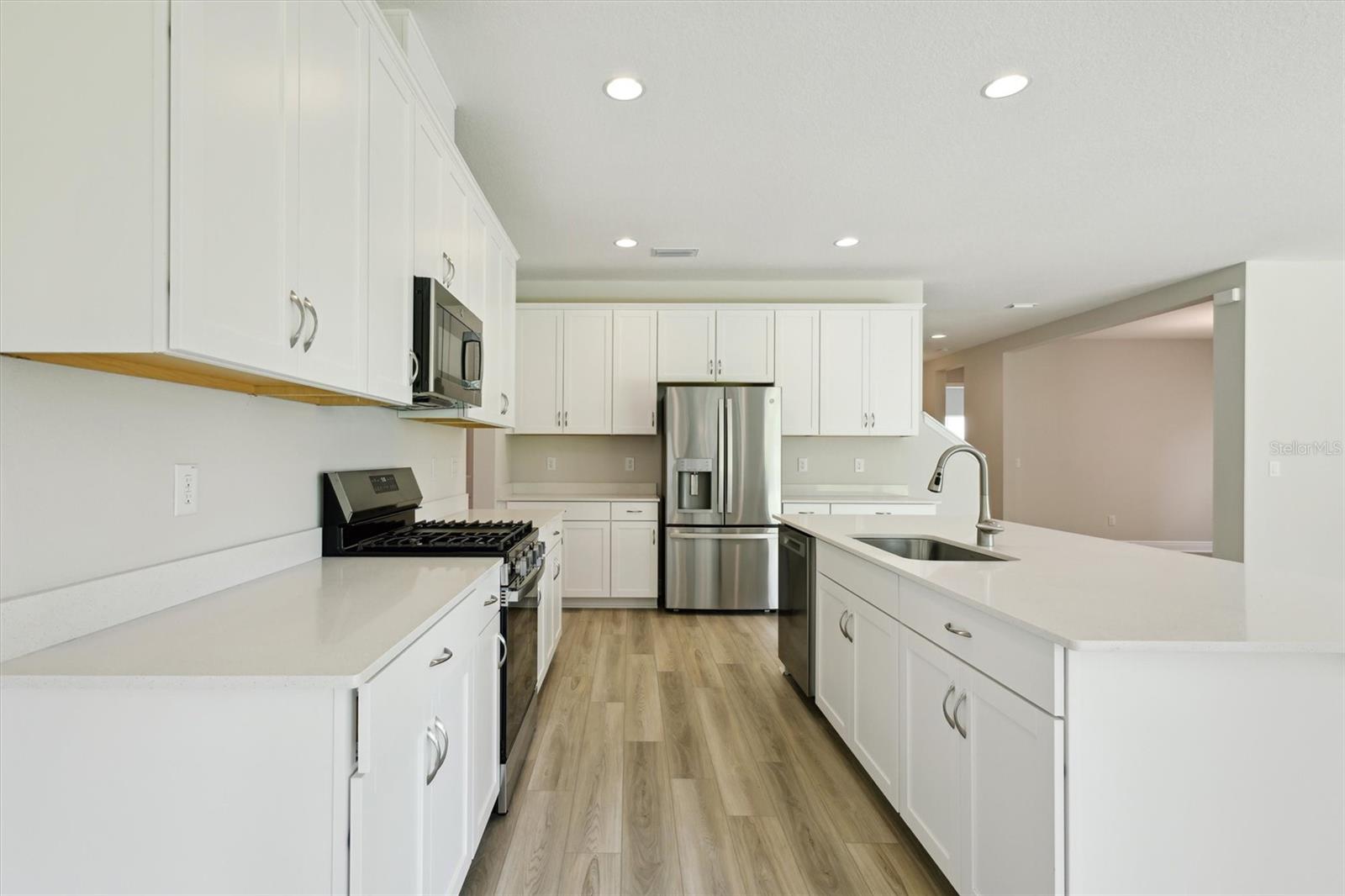Image 14 of 39 For 12758 Oak Hill Way