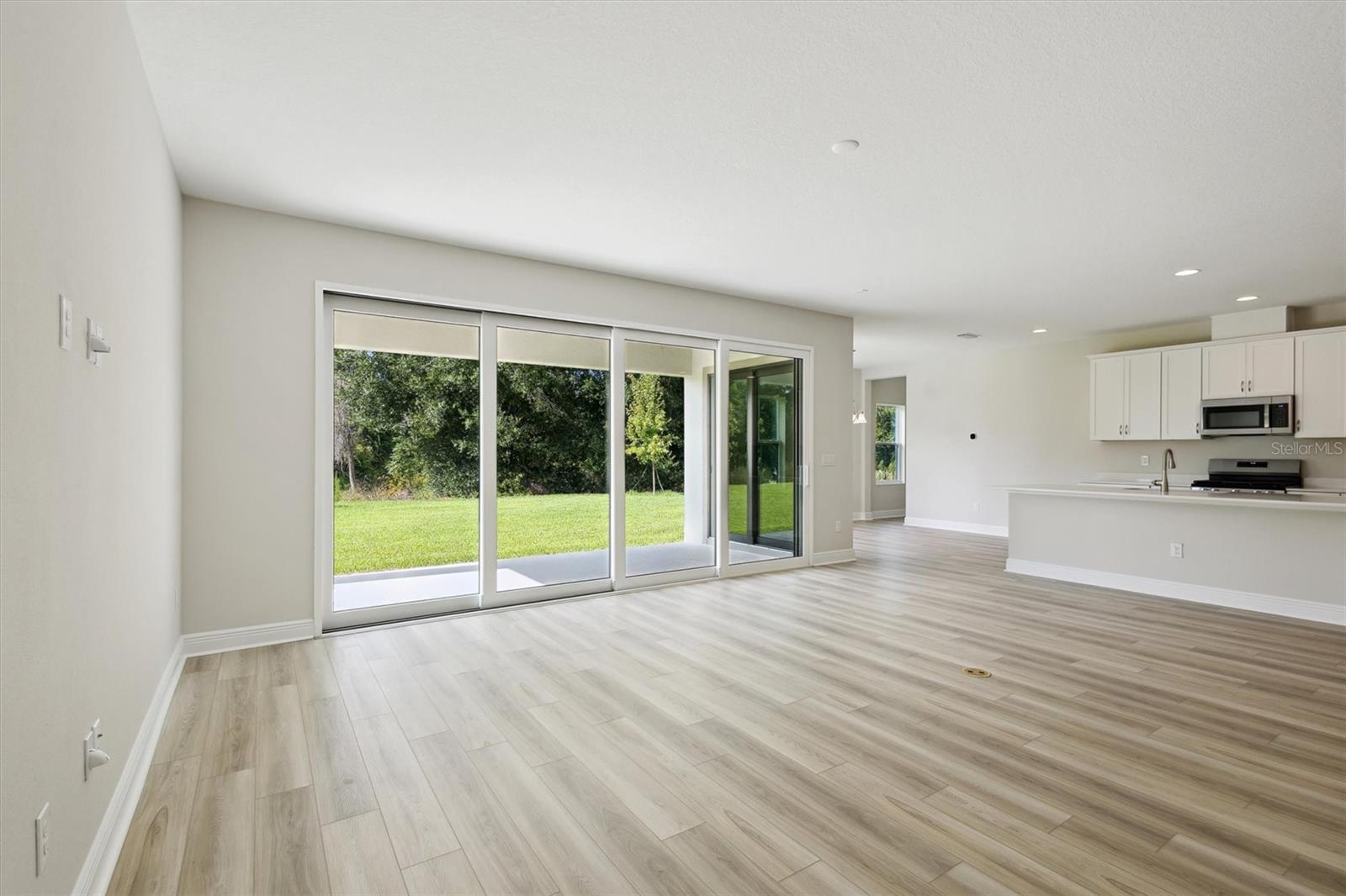Image 16 of 39 For 12758 Oak Hill Way