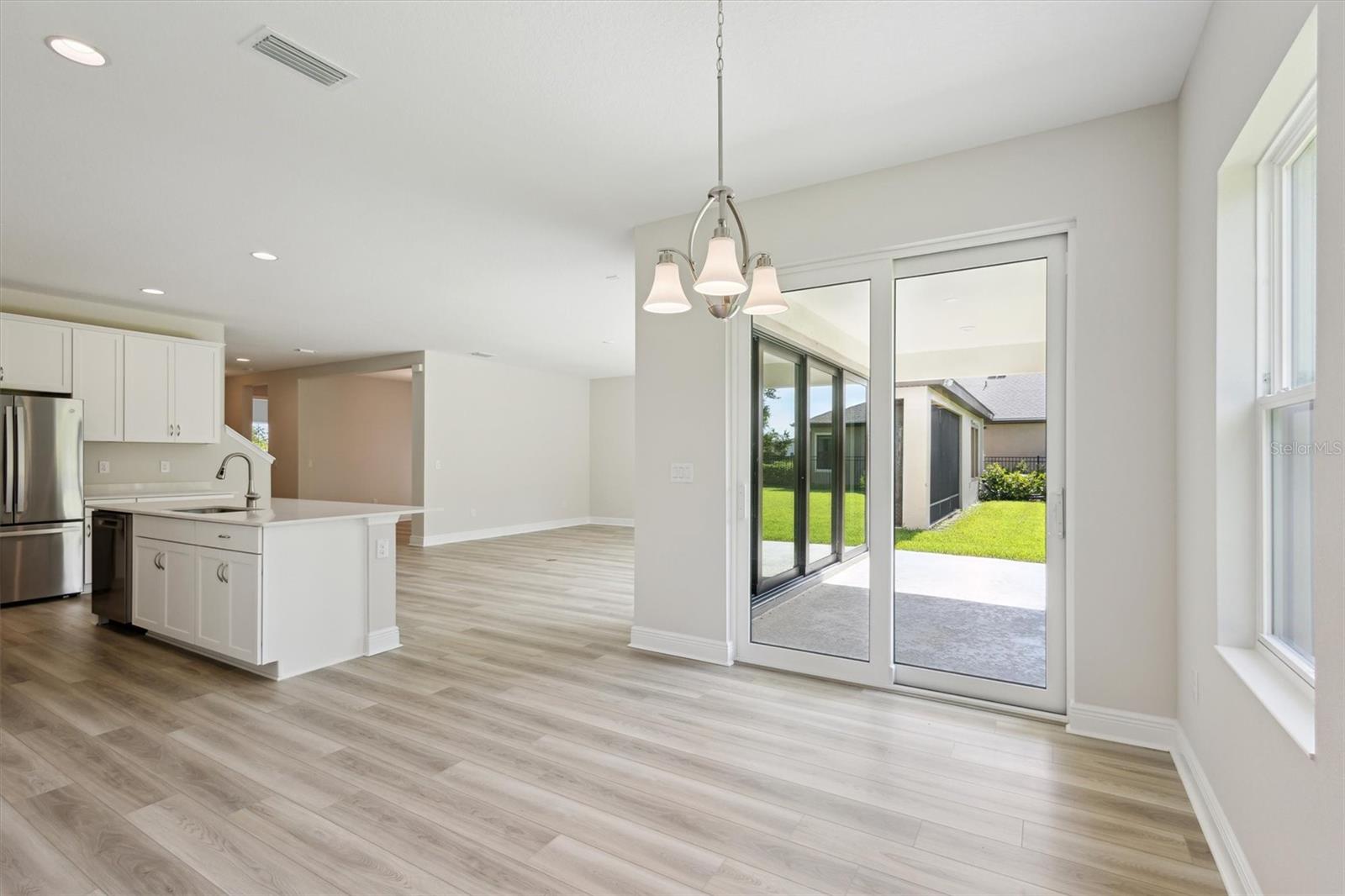 Image 19 of 39 For 12758 Oak Hill Way