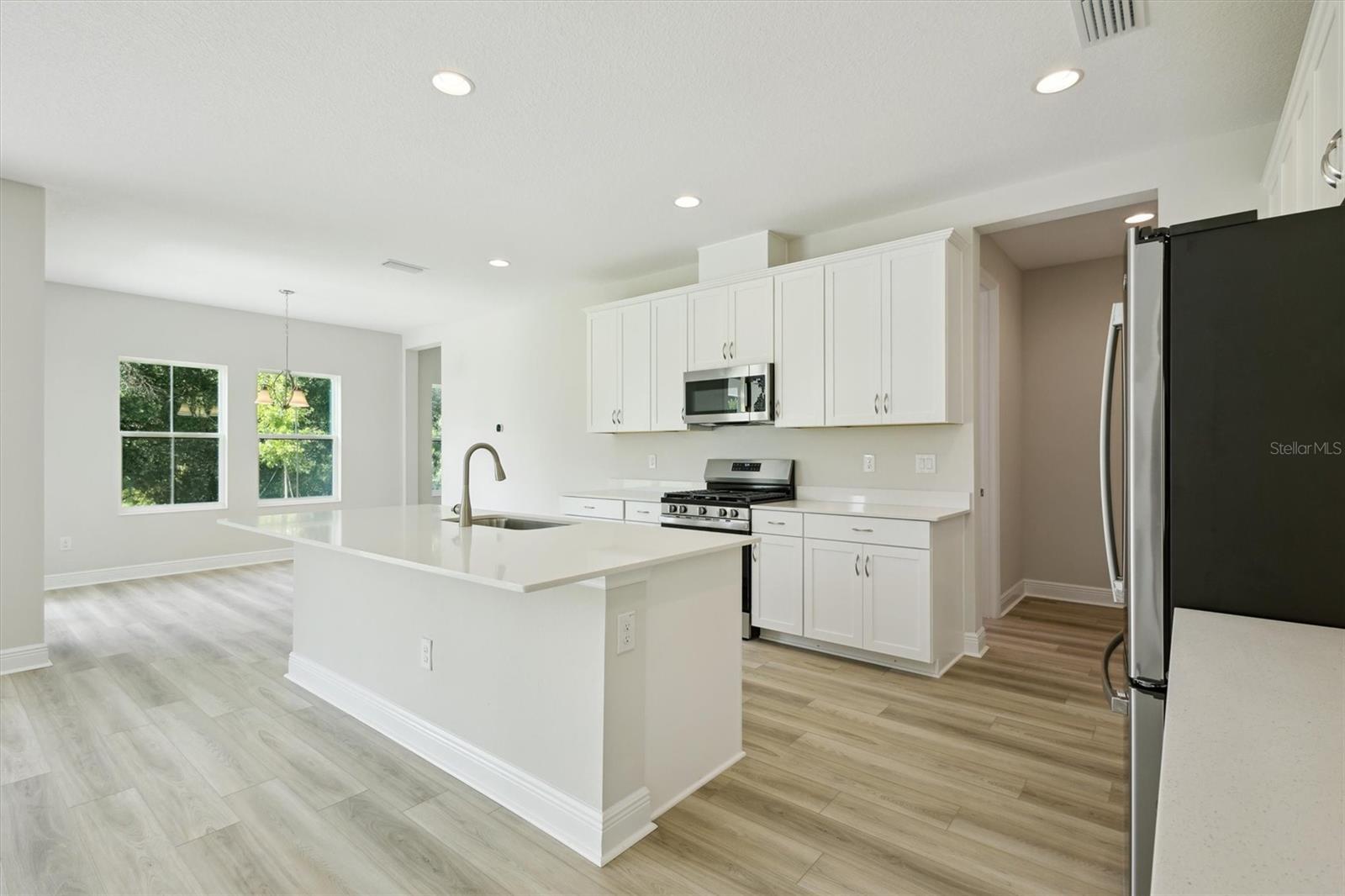 Image 2 of 39 For 12758 Oak Hill Way