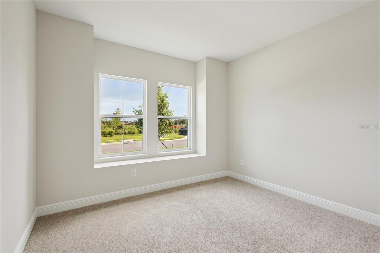 Image 22 of 39 For 12758 Oak Hill Way