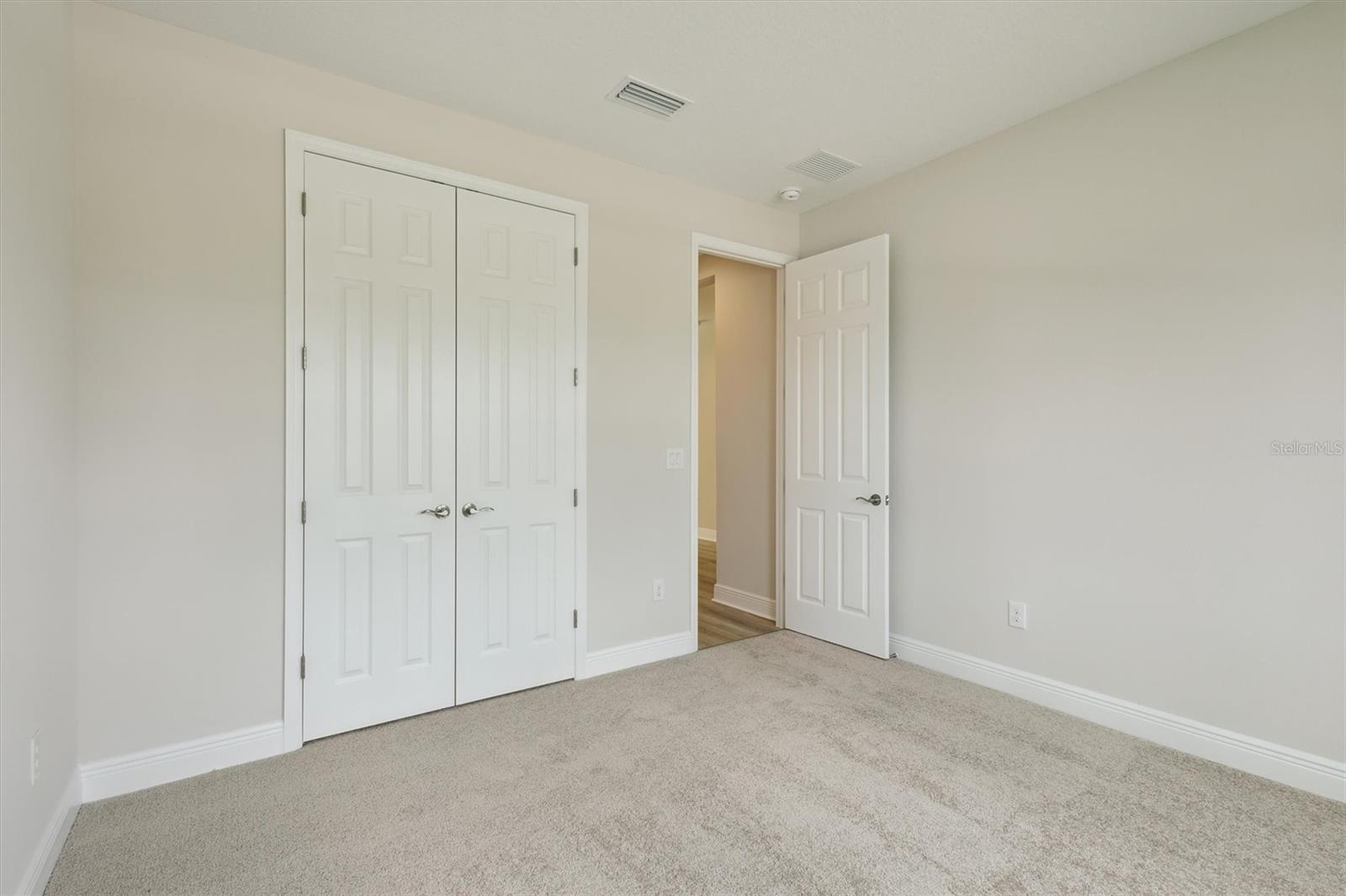 Image 24 of 39 For 12758 Oak Hill Way