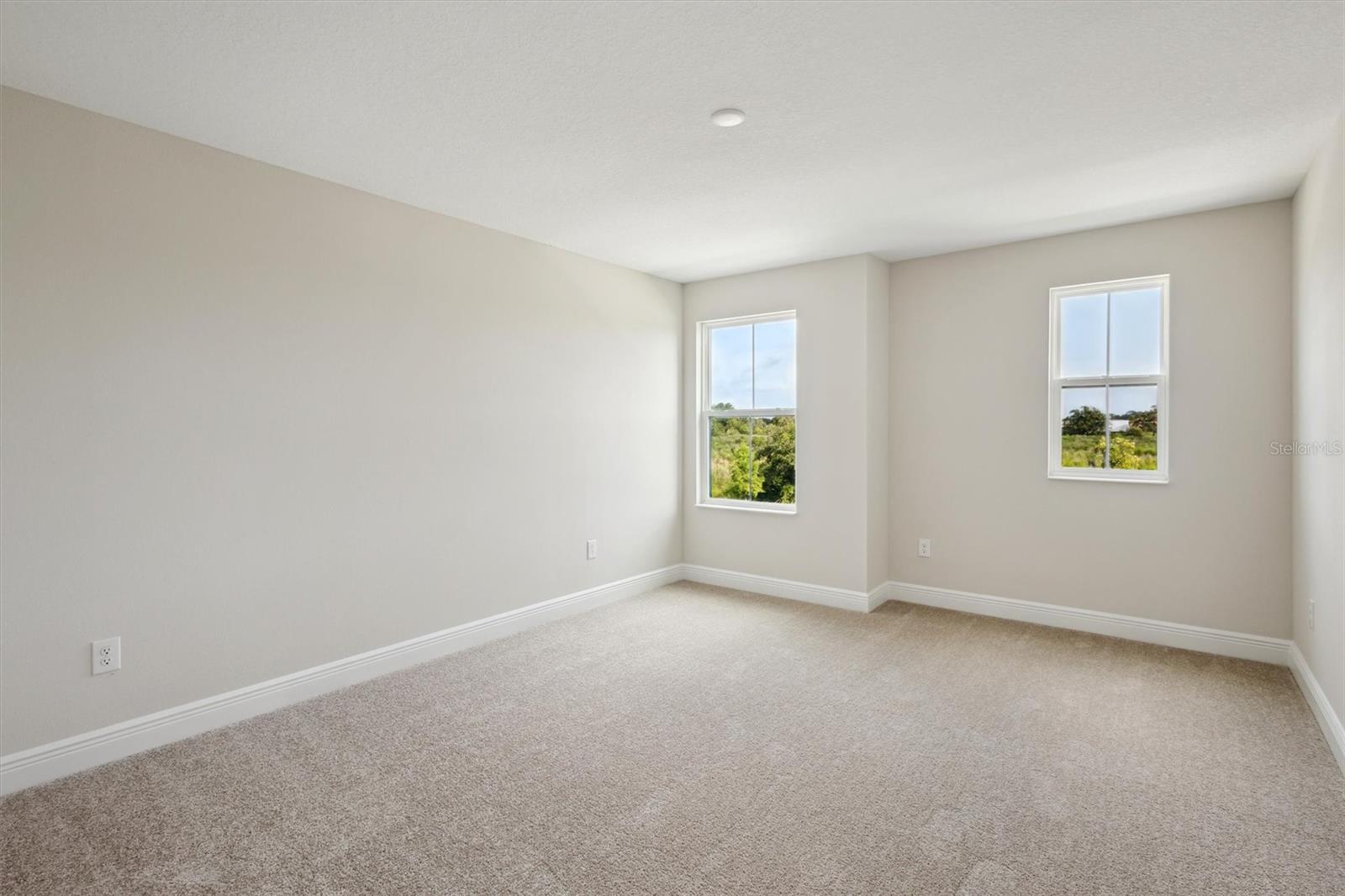 Image 26 of 39 For 12758 Oak Hill Way