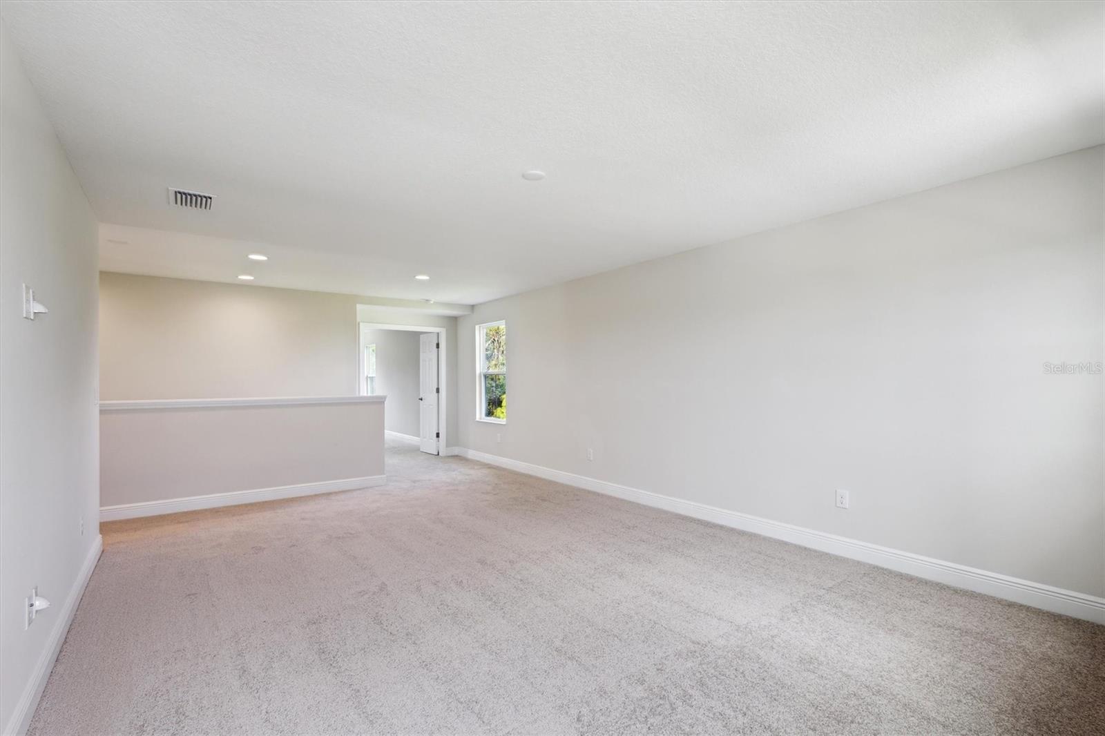 Image 27 of 39 For 12758 Oak Hill Way